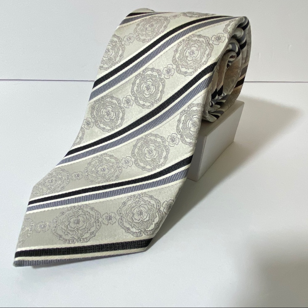 2/$15🎉 VTG EMILIO PONTI 100% Silk Silver Striped Necktie
